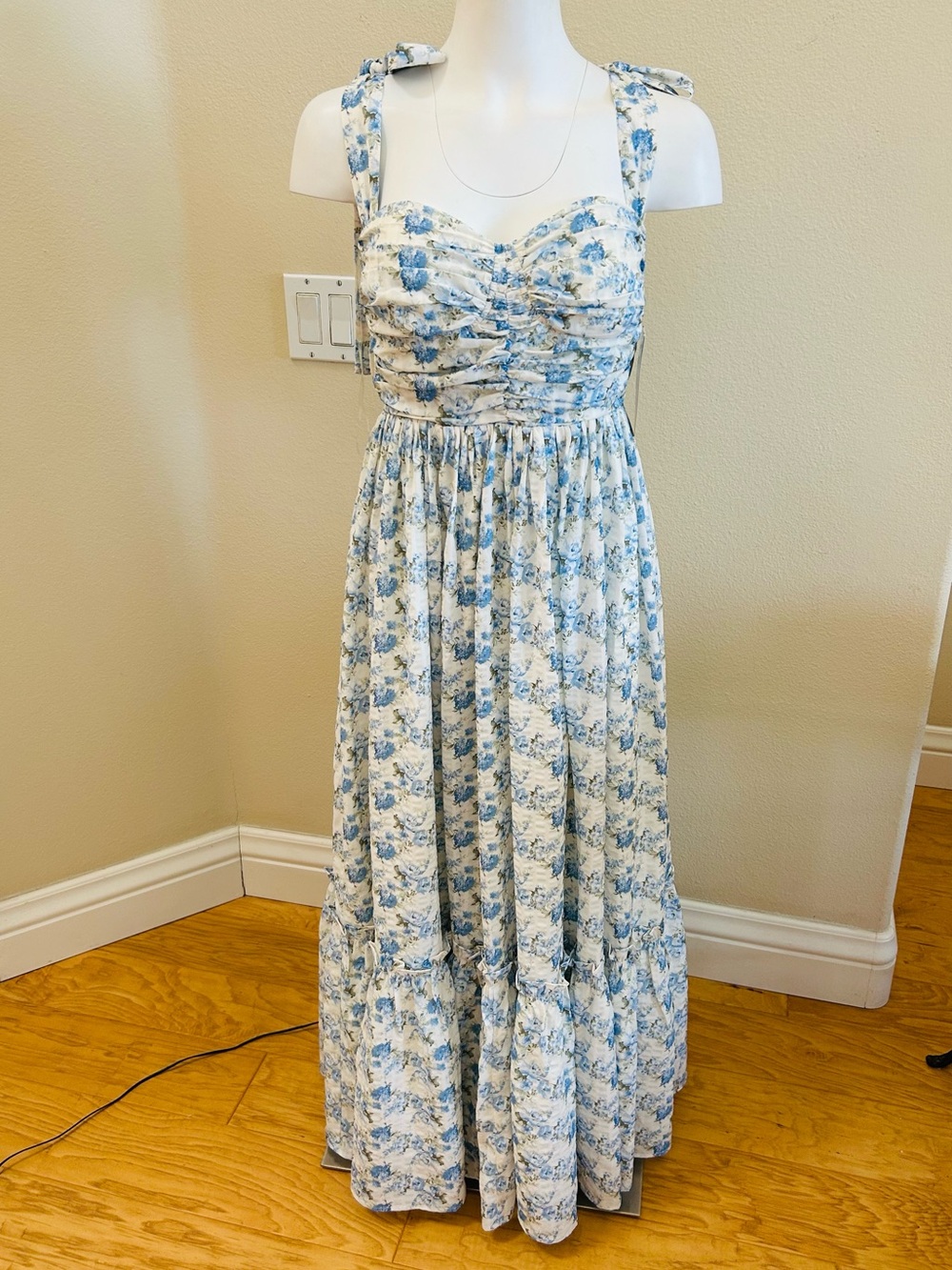 Loson NWT Floral Maxi Dress Small White Light Blue Flowers
